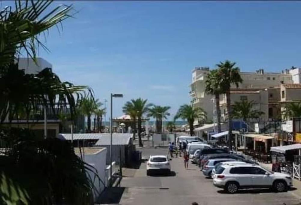 100 M De La - Les Cigales De - - Parking