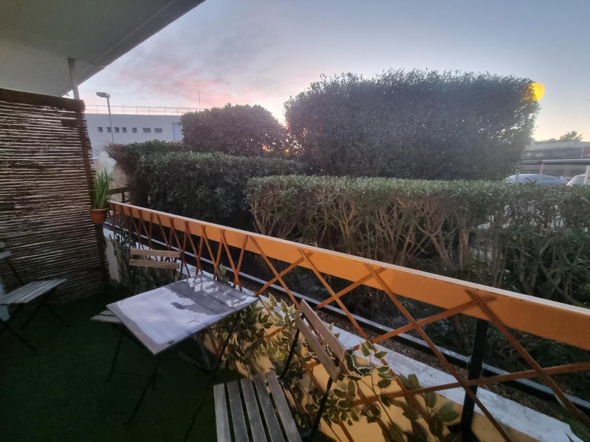 100 M De La - Les Cigales De - - Parking Apartment *